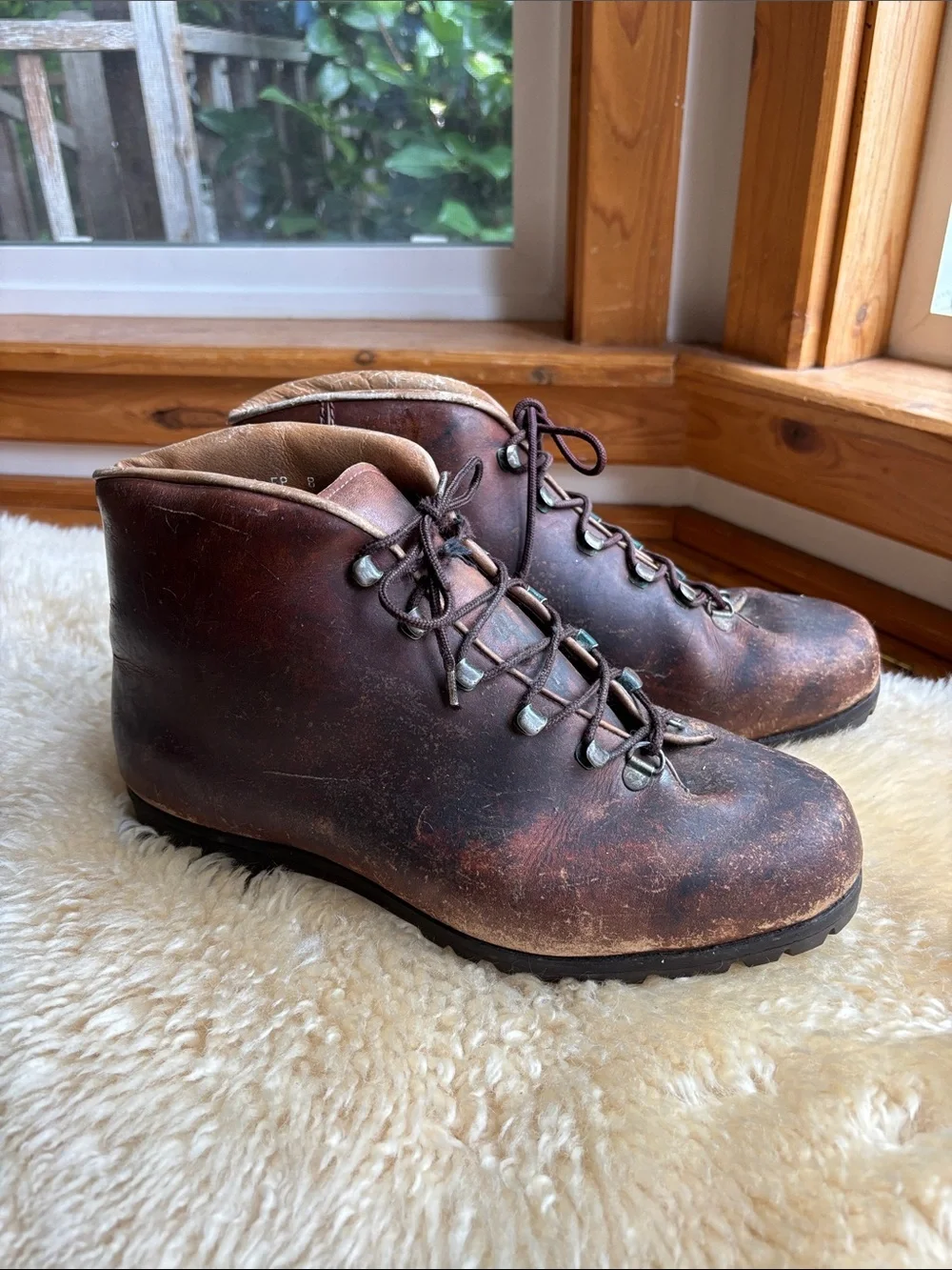 Vintage 70’s Dunham Tyrolean Italian Mountaineering Boots